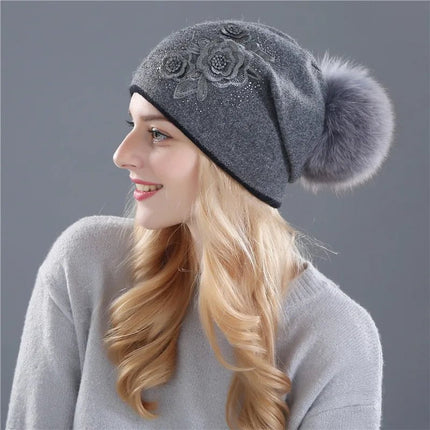 Bonnet en laine avec pompon pour femme - Gris - Ajustable (du 54 au 59) | La boutique du chapeau