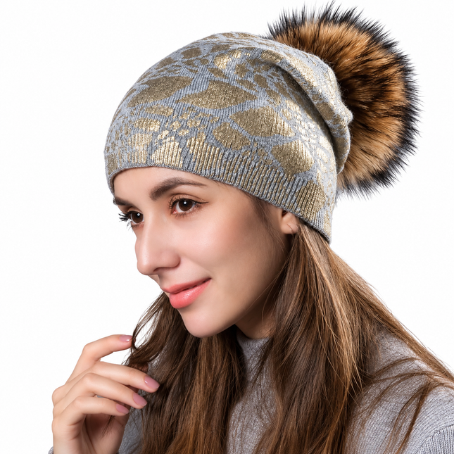 Bonnet femme tricot motif imprimé doré, pompon effet fourrure