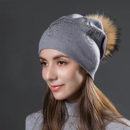 Bonnet femme en laine avec pompon et strass - Gris - Ajustable (du 54 au 59) | La boutique du chapeau