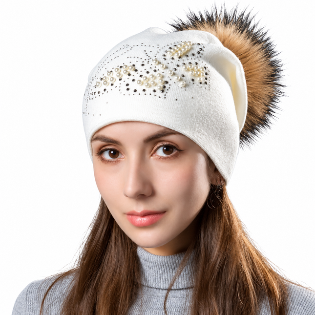 Bonnet femme en laine avec pompon et strass - Blanc/gris - Ajustable (du 54 au 59) | La boutique du chapeau
