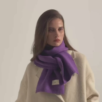 Écharpe femme unie - vidéo