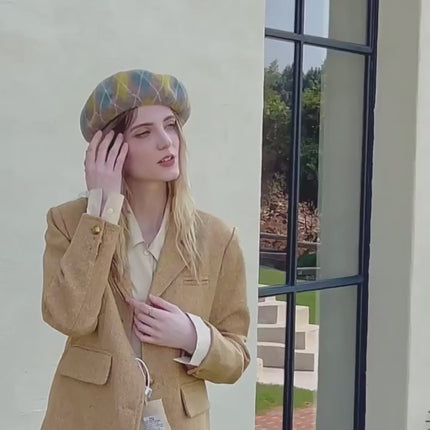 Béret en laine à Losanges - Vidéo