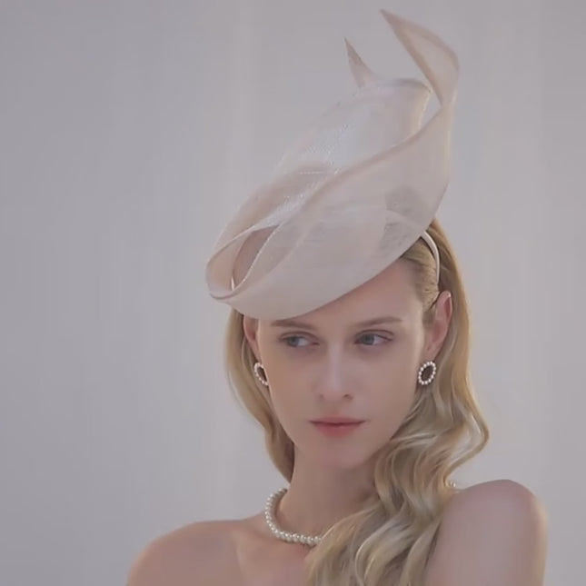 Chapeau bibi femme sinamay mariage - Vidéo