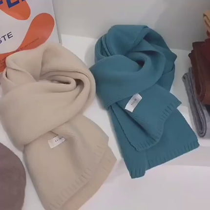 Écharpe femme unie - vidéo 2